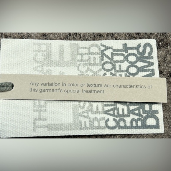 NWT Barefoot Dreams Soft CozyChic Confetti Beanie, Storm Gray-Dark Brown, OS - Picture 5 of 6